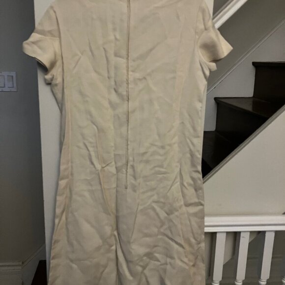 Mod Vintage White Dress With Black Accents - Picture 5 of 7